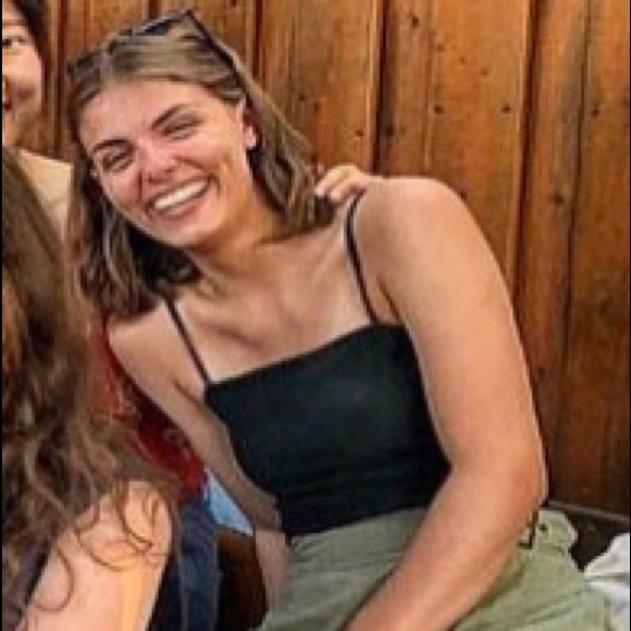 Meet your Posher, Hayley - Picture 1 of 1